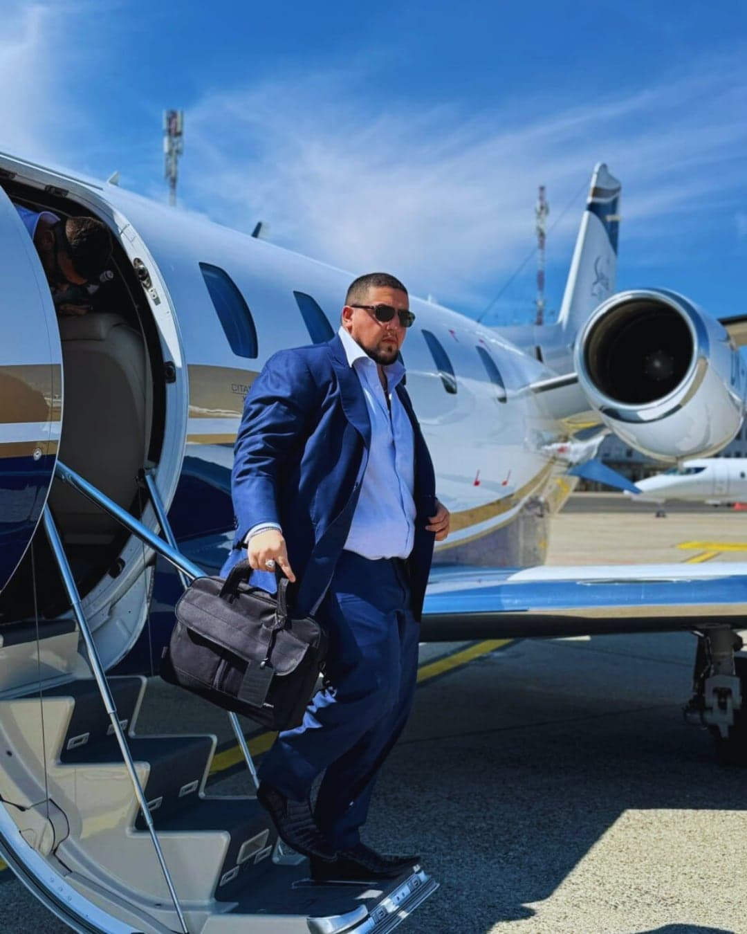 An Insta GQ client photographed on location